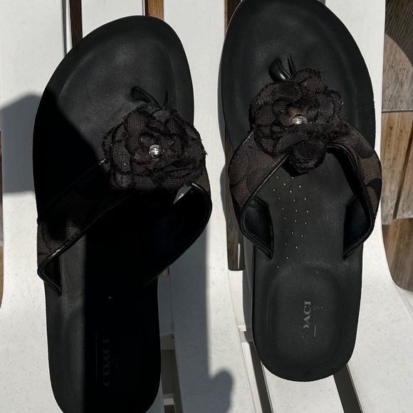 Coach JILLIAN Brown Floral Flip Flops - Picture 10 of 11